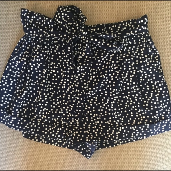 Forever 21 Pants - NWOT Polka Dot Shorts with Bow